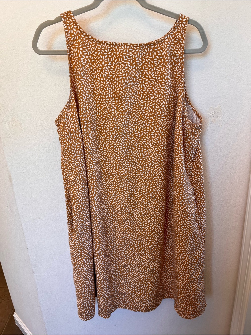 Ava & Viv Tan Rust-Printed Sleeveless Midi Dress